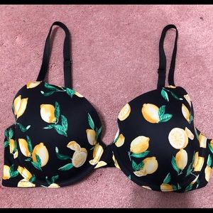 PINK Victoria’s Secret bra 34D. Wear everywhere lightly lined t-shirt bra